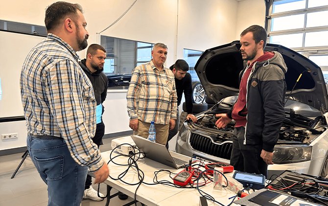 Viitorii electricieni auto se pregătesc la Autonet Import
