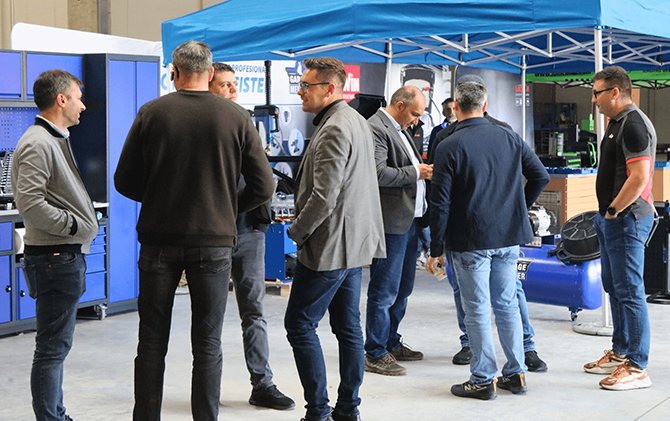Atmosferă excelentă la Târgul Echipamentelor de Service din Iași